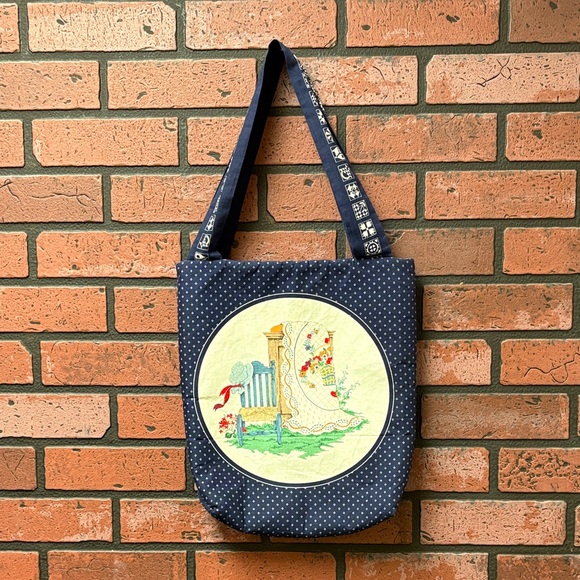 Elegant Navy Blue Tote with Vintage Print - Picture 2 of 6